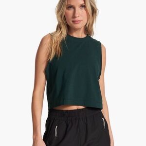 Vuori Feather Crop Tank